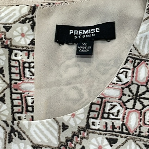 Split back Tank - Picture 4 of 11